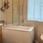 3 Bedroom Awesome In *