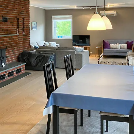 3 Bedroom In Mandal