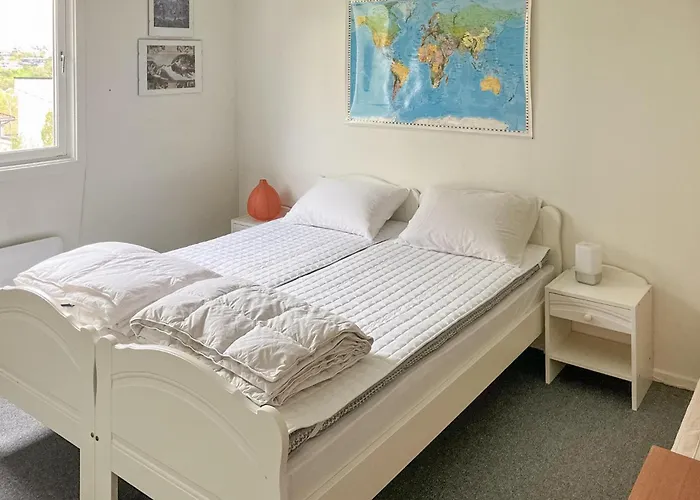 3 Bedroom Awesome In *