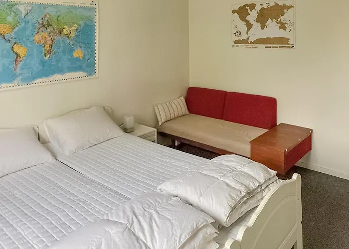 Vakantiehuis 3 Bedroom Awesome In *