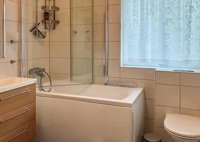3 Bedroom Awesome In *